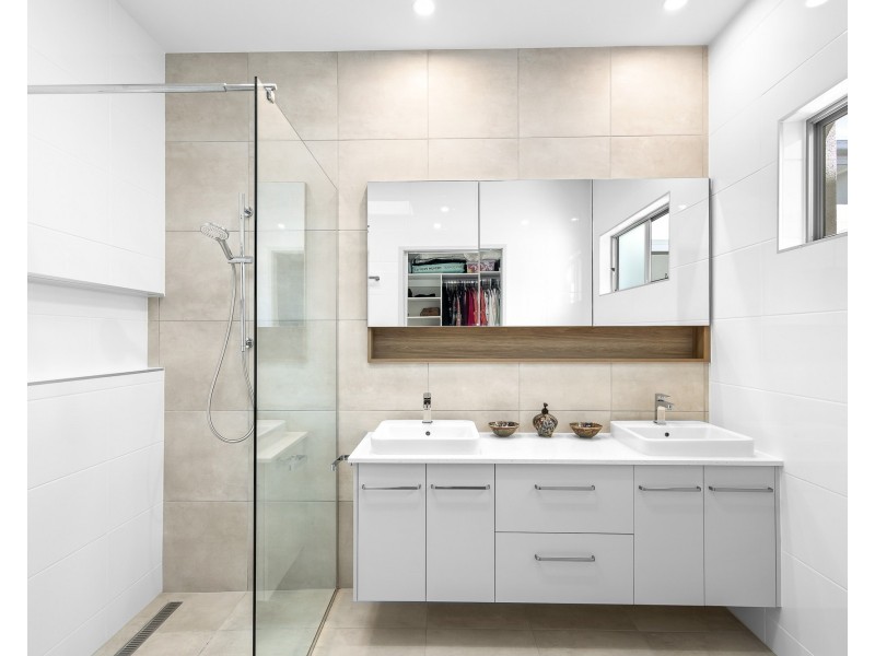 2/2 Retreat Drive, Buderim QLD 4556