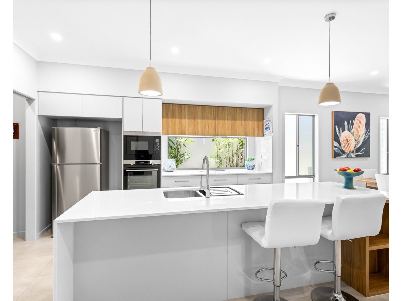 2/2 Retreat Drive, Buderim QLD 4556