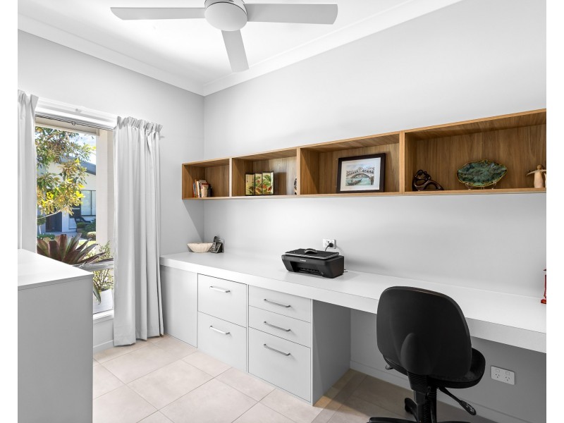 2/2 Retreat Drive, Buderim QLD 4556