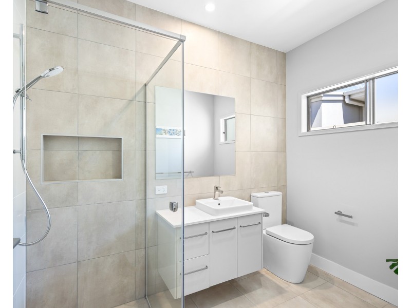 2/2 Retreat Drive, Buderim QLD 4556