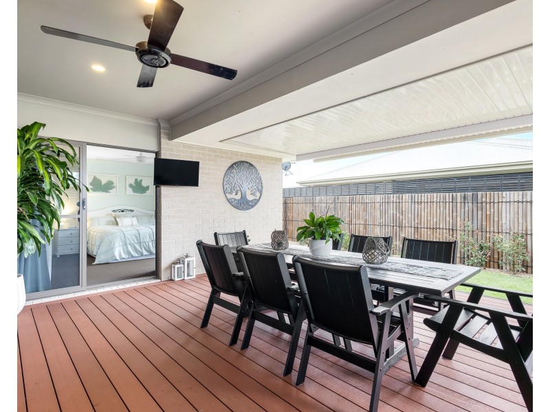 4 Golden St, Caloundra West QLD 4551