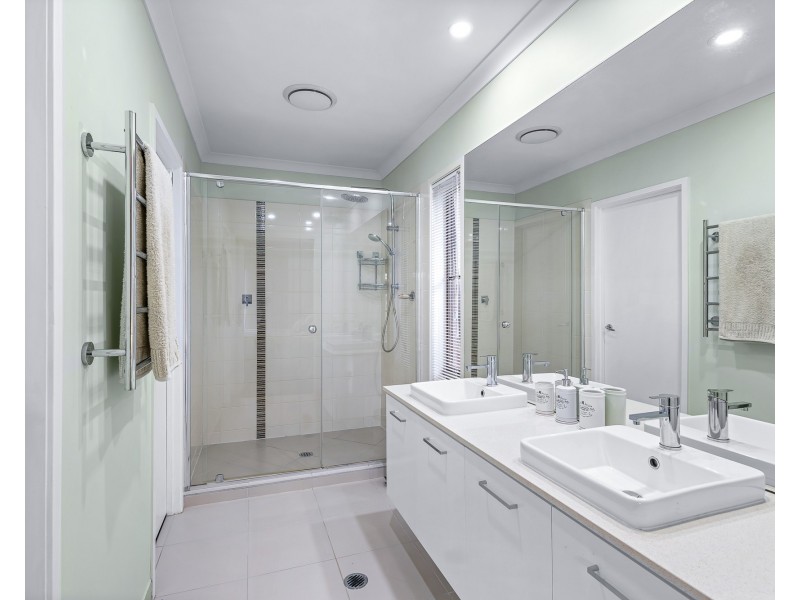 4 Golden St, Caloundra West QLD 4551