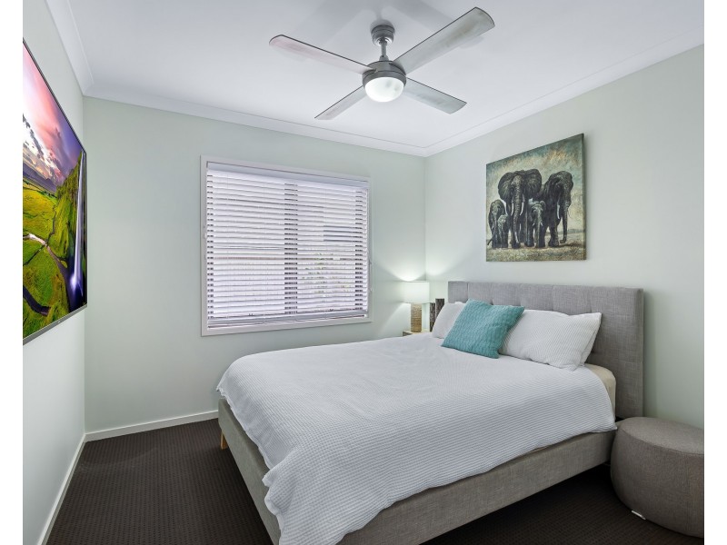 4 Golden St, Caloundra West QLD 4551