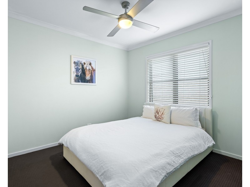 4 Golden St, Caloundra West QLD 4551