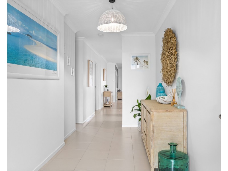 4 Golden St, Caloundra West QLD 4551