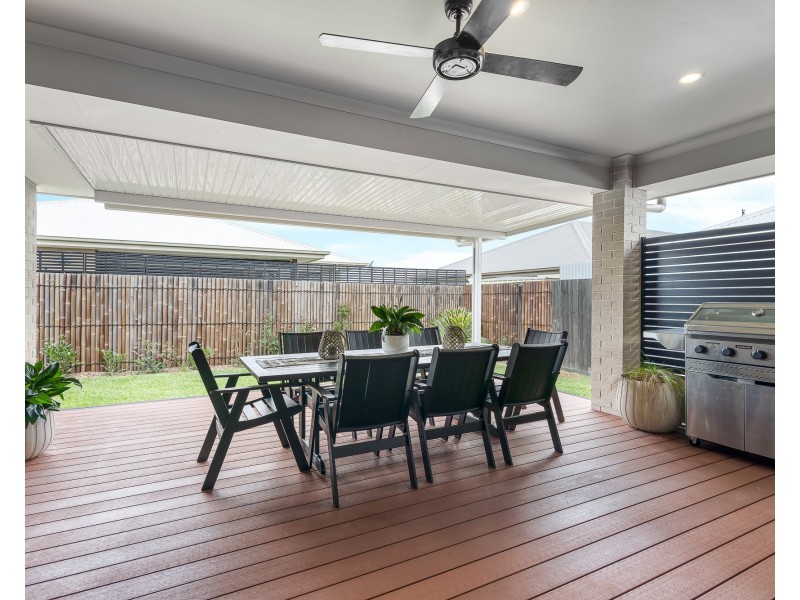 4 Golden St, Caloundra West QLD 4551
