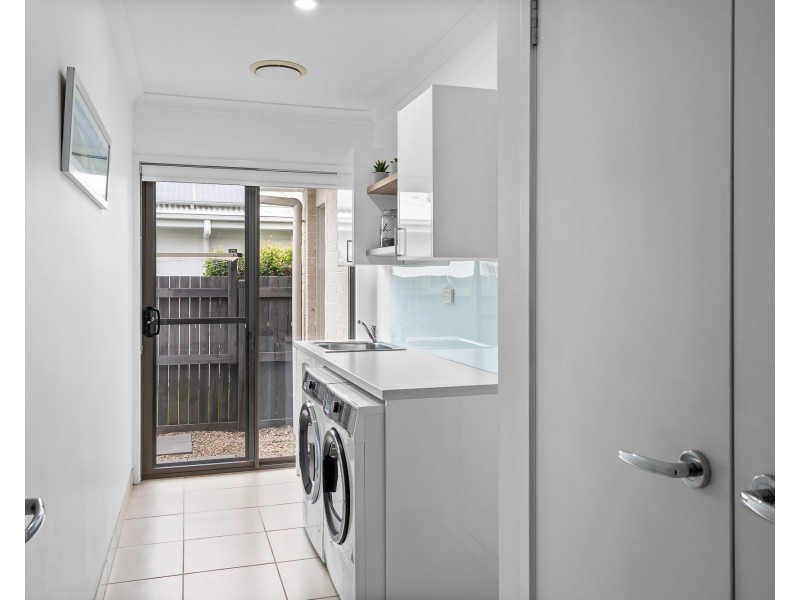 4 Golden St, Caloundra West QLD 4551