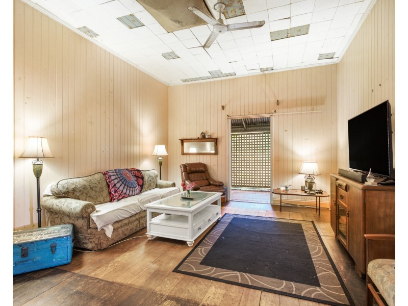 42 Hocking St, Nambour QLD 4560