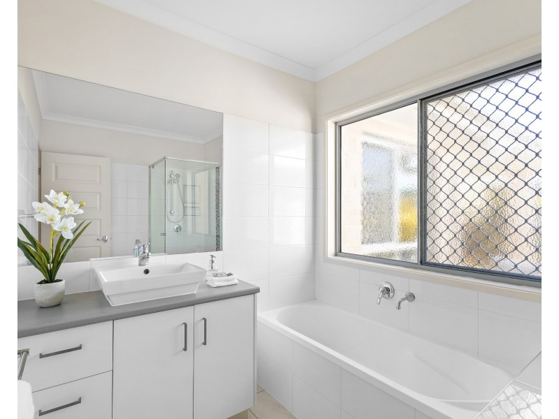 6 Impression Dr, Nambour QLD 4560