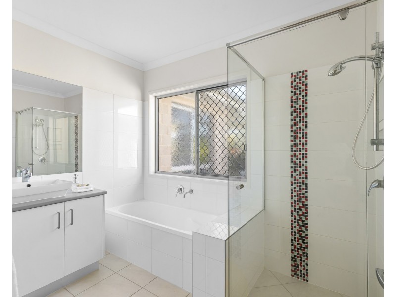 6 Impression Dr, Nambour QLD 4560