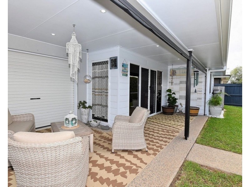 5/6 Back Hill Dr, Coral Cove QLD 4670