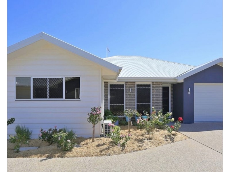 5/6 Back Hill Dr, Coral Cove QLD 4670