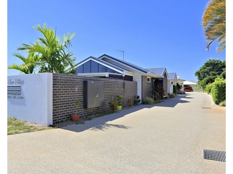 5/6 Back Hill Dr, Coral Cove QLD 4670