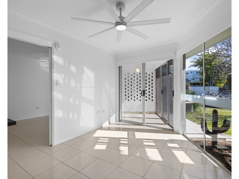2/51 Edward St, Alexandra Headland QLD 4572