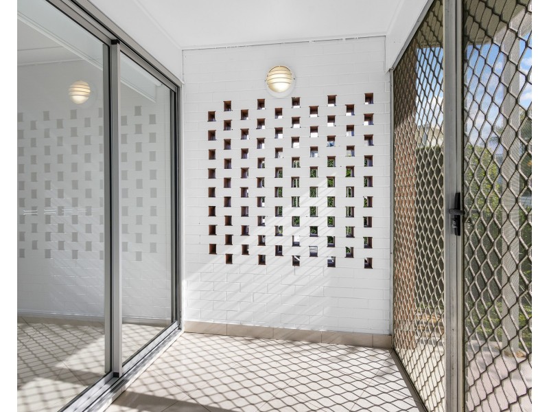 2/51 Edward St, Alexandra Headland QLD 4572