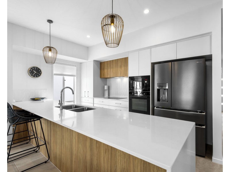 301/2 Retreat Dr, Buderim QLD 4556