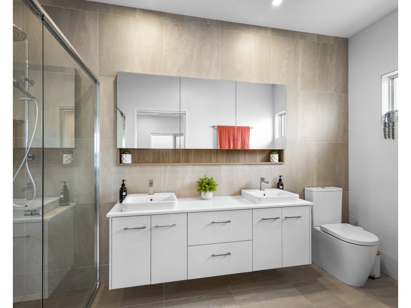 301/2 Retreat Dr, Buderim QLD 4556