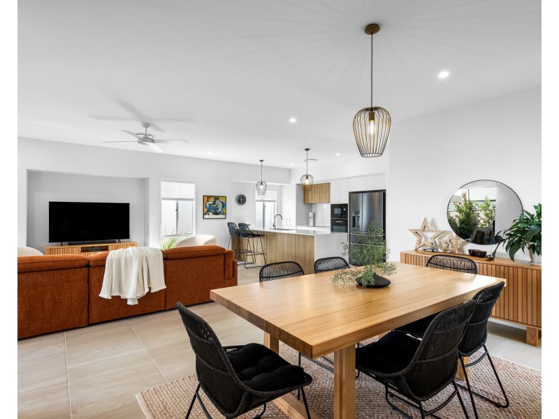 301/2 Retreat Dr, Buderim QLD 4556