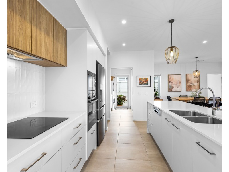 301/2 Retreat Dr, Buderim QLD 4556