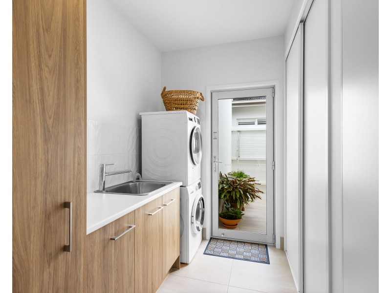 301/2 Retreat Dr, Buderim QLD 4556