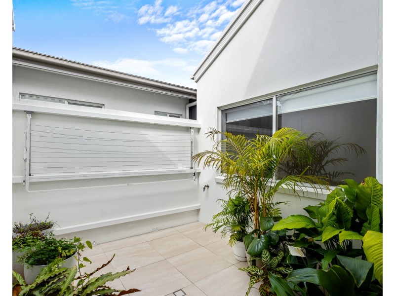 301/2 Retreat Dr, Buderim QLD 4556