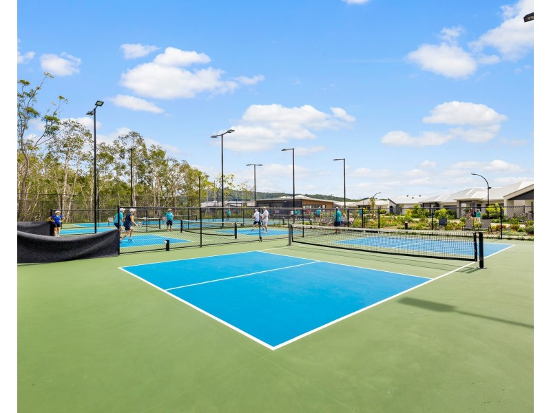 301/2 Retreat Dr, Buderim QLD 4556