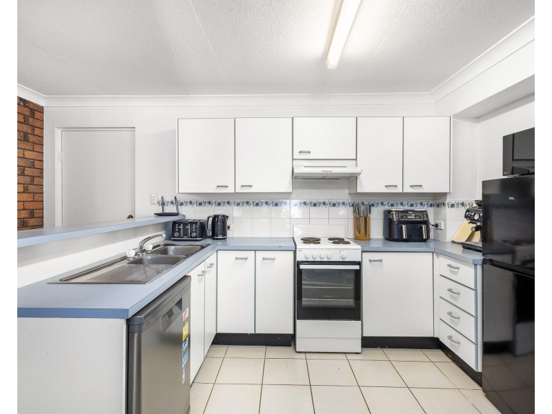 2/19 Muraban St, Mooloolaba QLD 4557