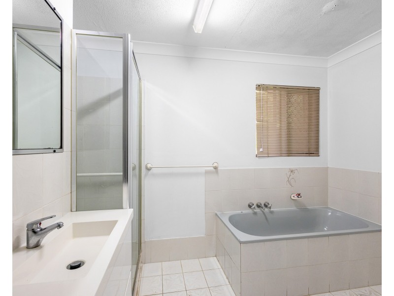 2/19 Muraban St, Mooloolaba QLD 4557