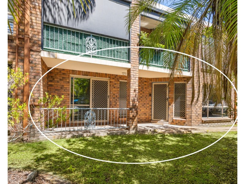 2/19 Muraban St, Mooloolaba QLD 4557