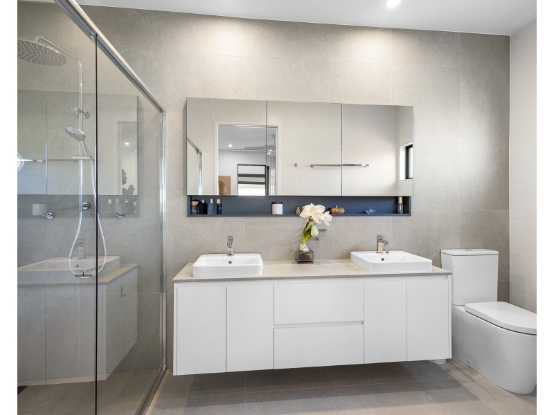 245/2 Retreat Dr, Buderim QLD 4556