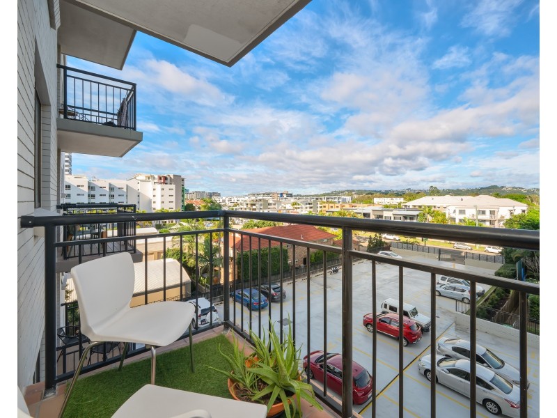 30/150 Duporth Ave, Maroochydore QLD 4558
