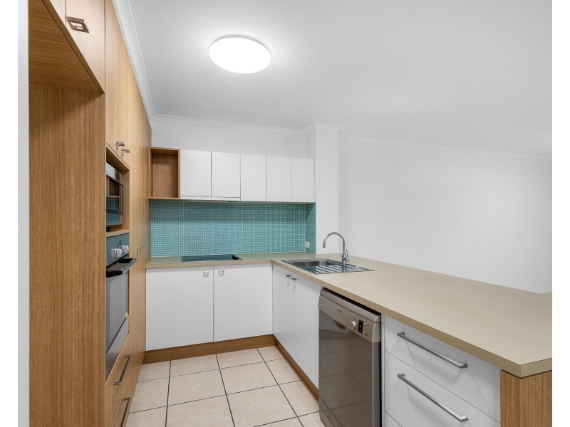 49/1 Poinsettia Ct, Mooloolaba QLD 4557