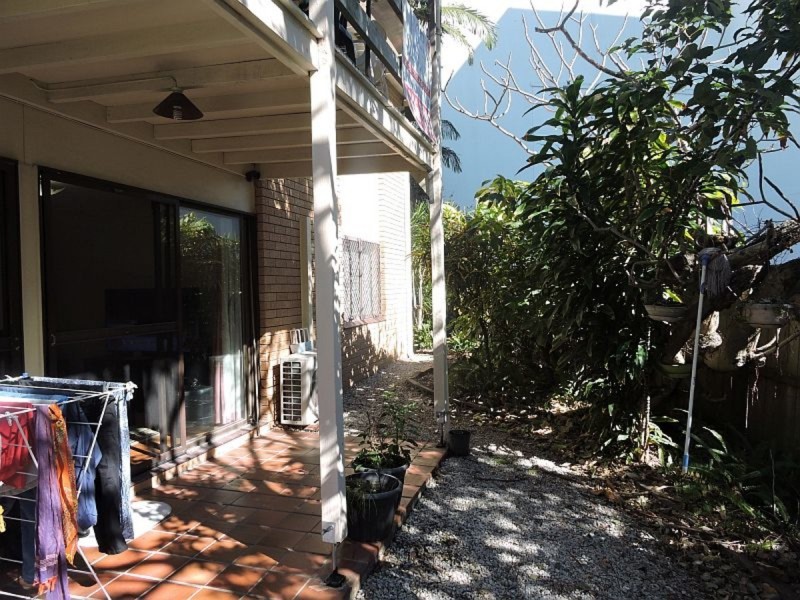 1/28a Marine Parade, Southport QLD 4215
