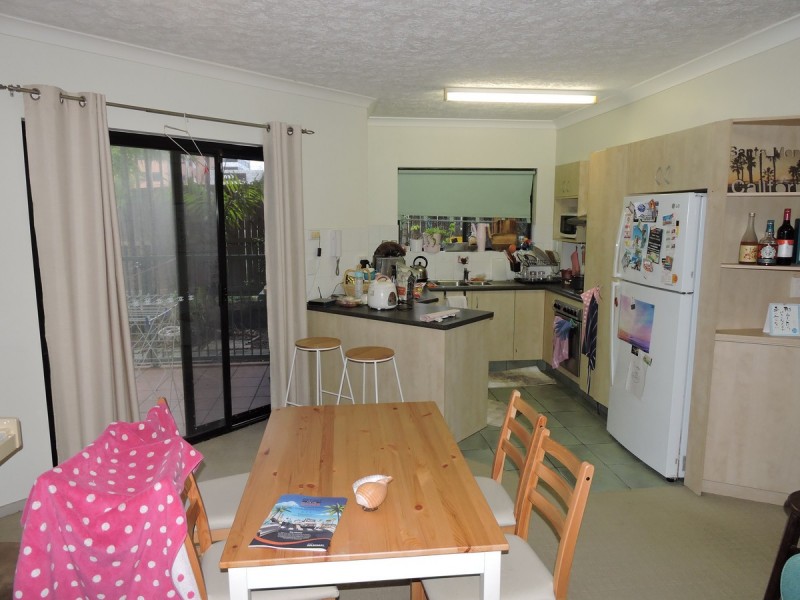 1/6 White Street, Southport QLD 4215