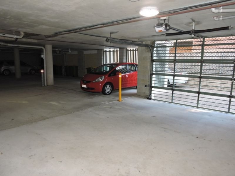 1/6 White Street, Southport QLD 4215