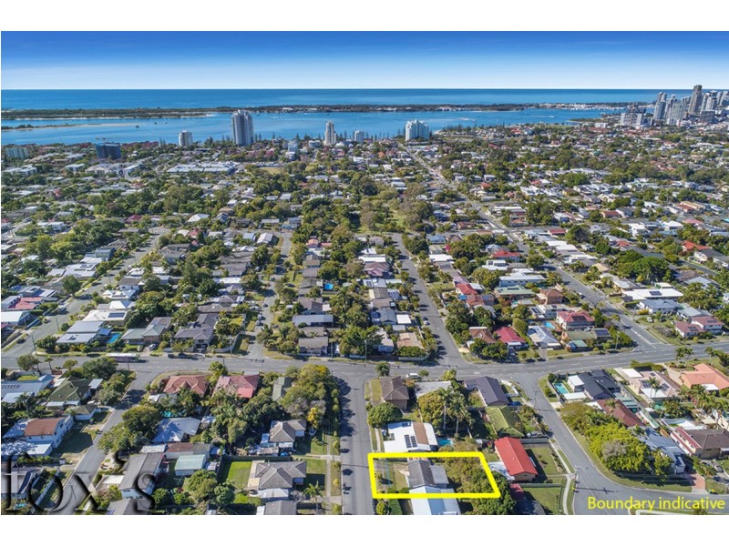 6 Horder Avenue, Labrador QLD 4215