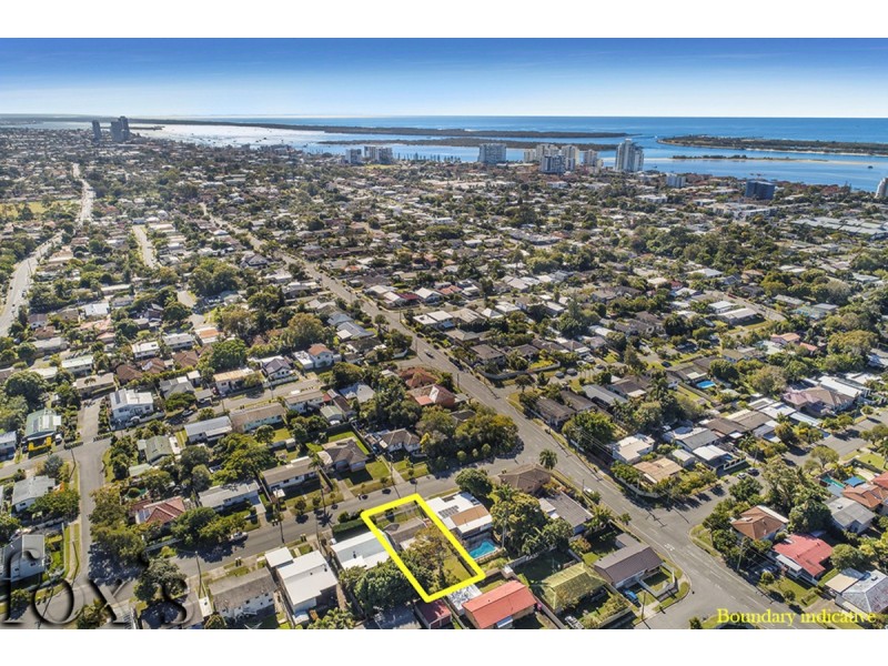 6 Horder Avenue, Labrador QLD 4215