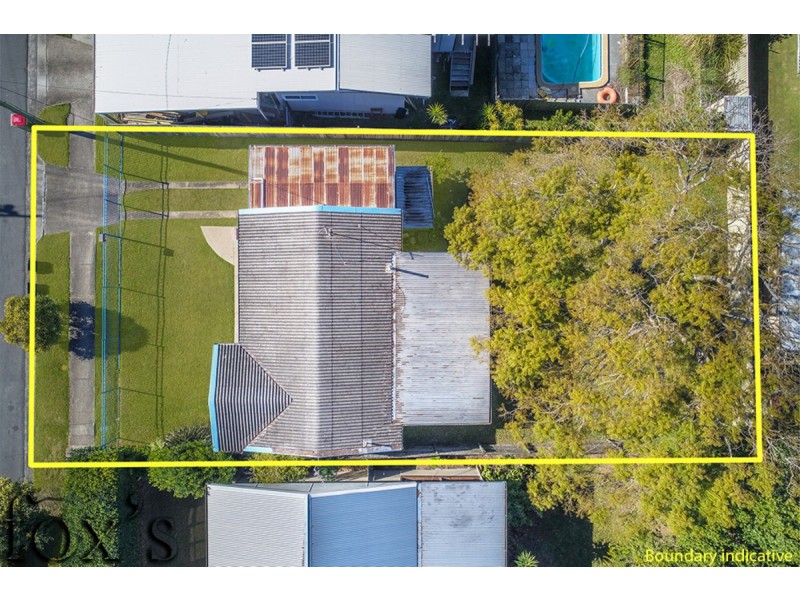 6 Horder Avenue, Labrador QLD 4215