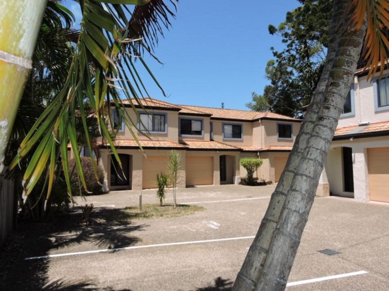 4/14 Terrigal Crescent, Southport QLD 4215