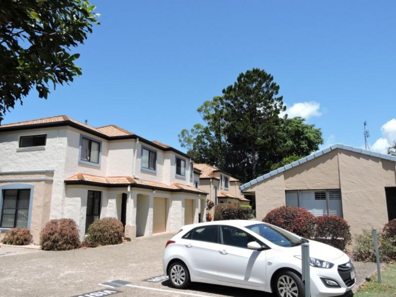 4/14 Terrigal Crescent, Southport QLD 4215