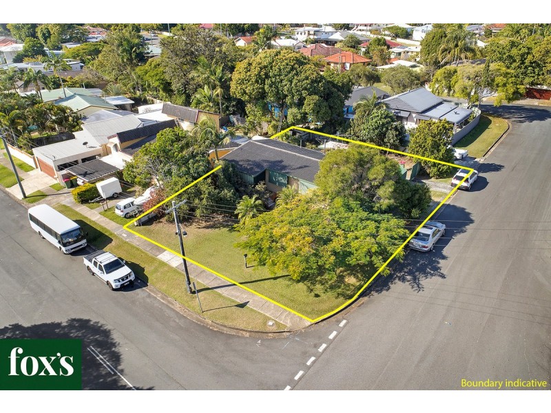 66 Deakin Avenue, Southport QLD 4215