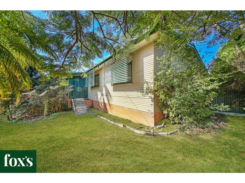 66 Deakin Avenue, Southport QLD 4215