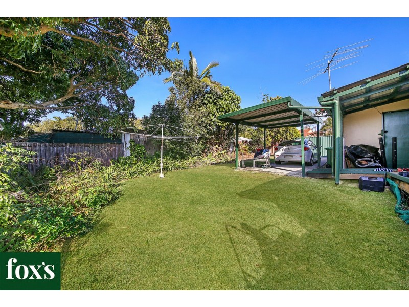 66 Deakin Avenue, Southport QLD 4215