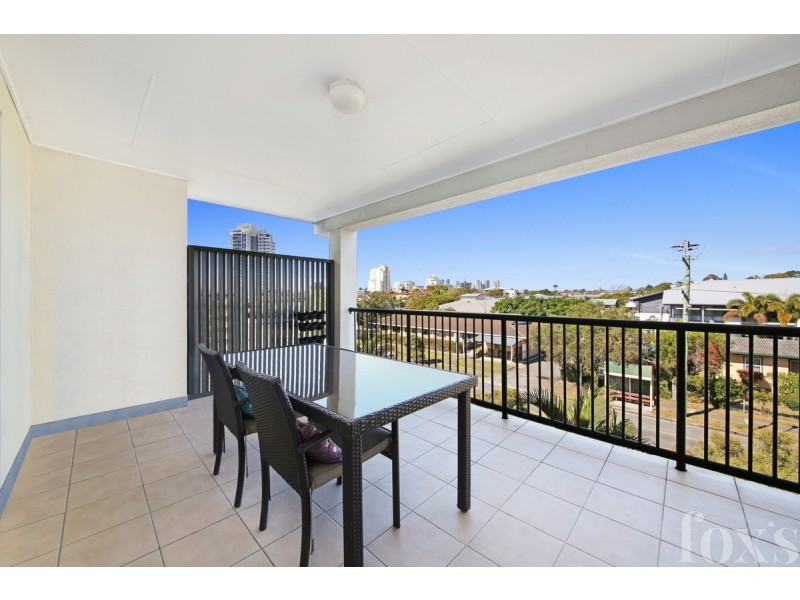 14/4 Proud Street, Labrador QLD 4215