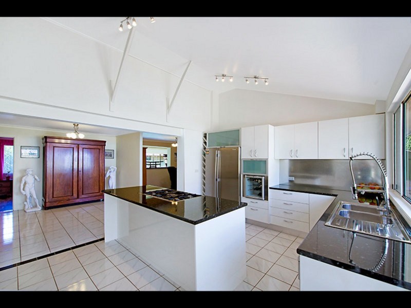 6 Mooyumbin Court, Nerang QLD 4211