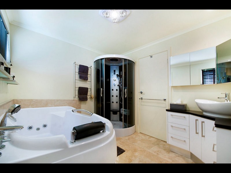 6 Mooyumbin Court, Nerang QLD 4211