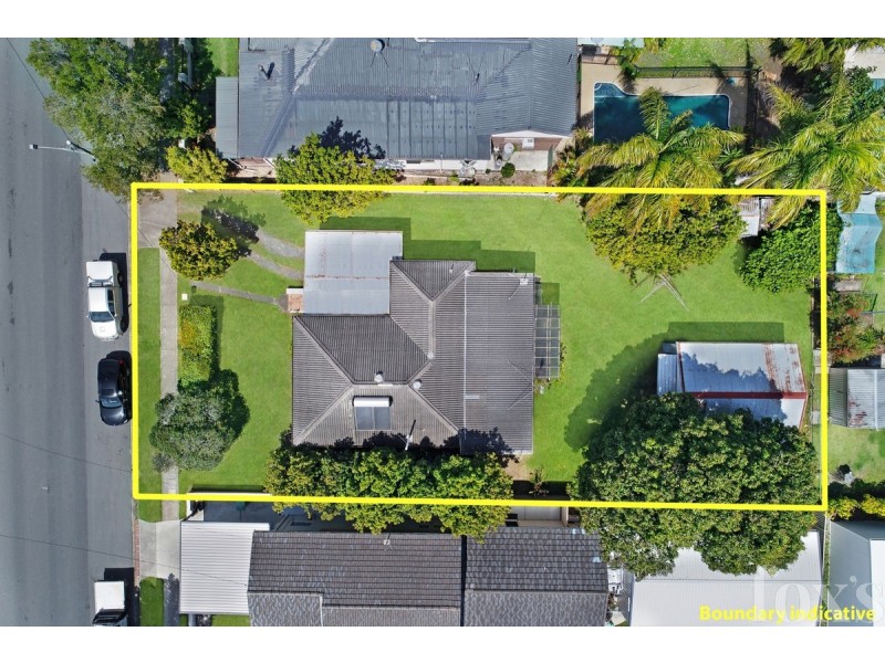 18 Ernest Street, Labrador QLD 4215