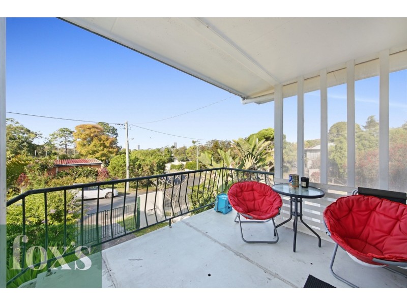 41 Cooleroo Crescent, Southport QLD 4215
