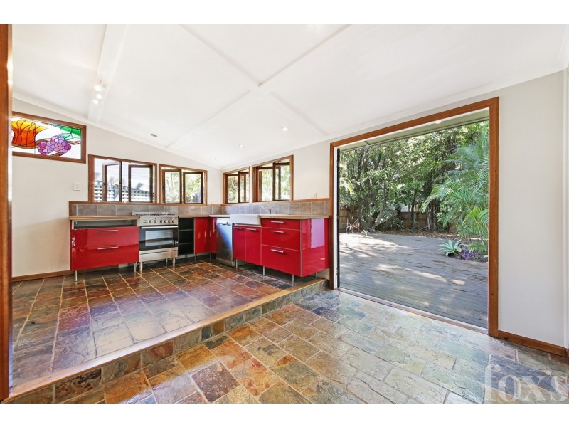 5 Walton Street, Southport QLD 4215