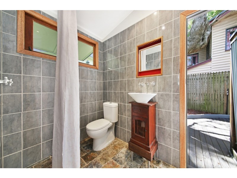 5 Walton Street, Southport QLD 4215